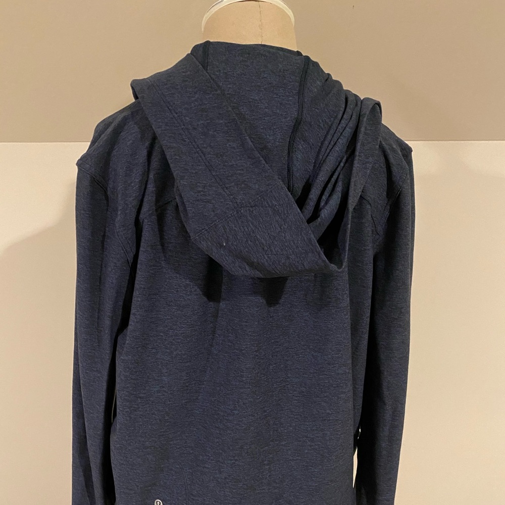 Lululemon Rulu Wrap - Picture 3 of 5